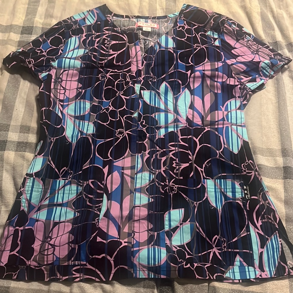Scrub top